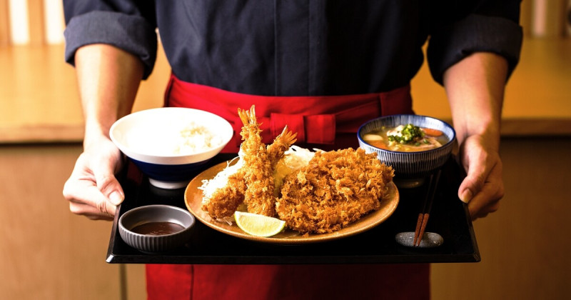 吉豚屋攜手Uber Eats推買一送一優惠！人氣海老腰內豬排丼特餐限時190元就能吃到。