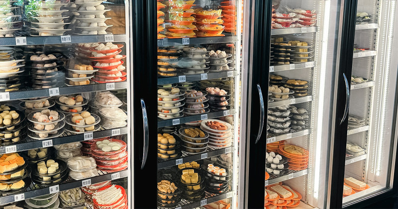 西門町必吃火鍋！雅香石頭火鍋 菜單平價、自製沙茶醬超推，營業至凌晨4點夜貓也能吃。