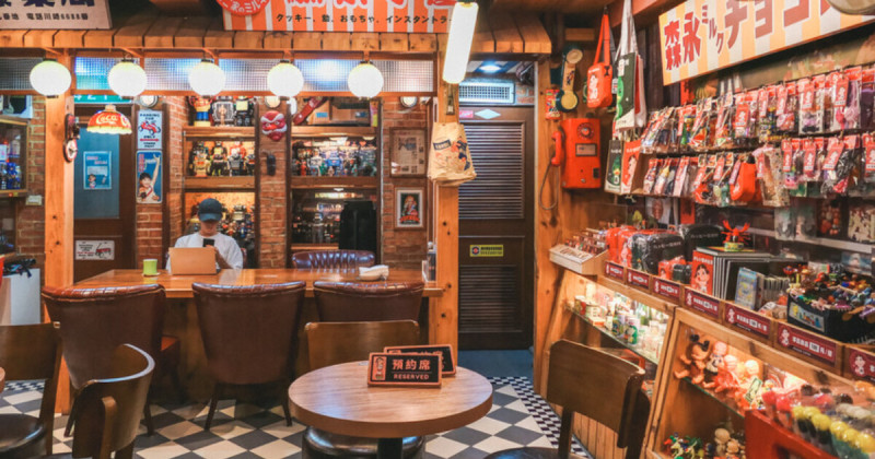 信義區咖啡廳7大推薦！信義區不限時咖啡廳、日式昭和下午茶，台北跑咖全衝。