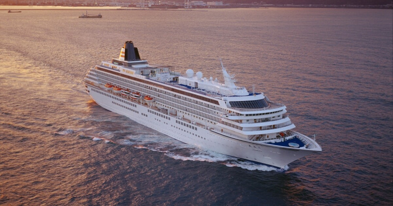 神戶自由行全新攻略！搭乘「飛鳥Ⅱ」郵輪體驗神戶港絕景與美食，展開獨一無二的海上跨年之旅。