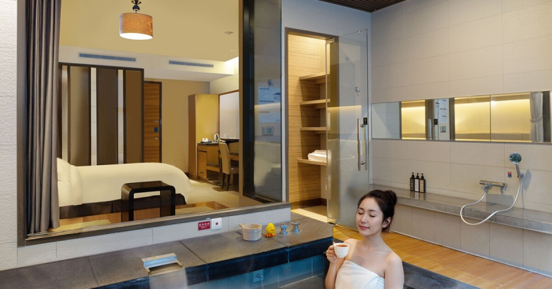 住宿買七送一！宜蘭礁溪長榮鳳凰酒店線上旅展，桂冠自助餐買十送一、溫泉泡湯美食37折起。