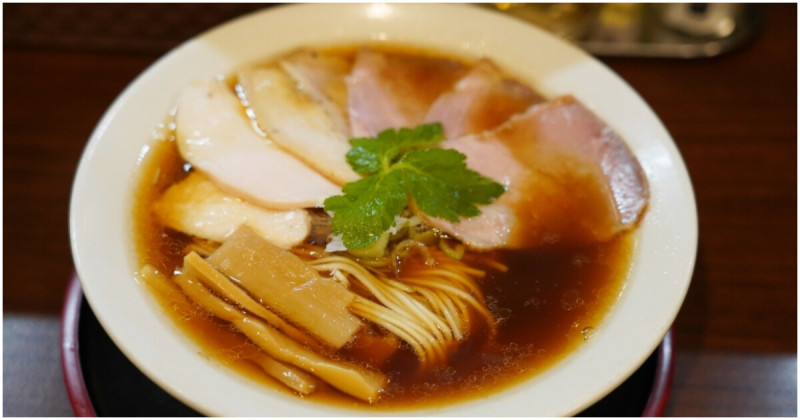 米其林推薦仙台拉麵！DASHIRO 蟬聯2年宮城縣拉麵冠軍，飛魚出汁醬油拉麵吃起來。