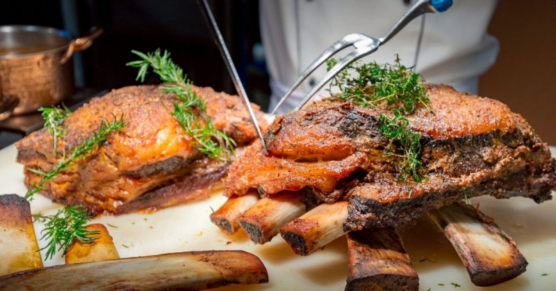 肉肉控準備好了！台北凱達百宴推出美式肉肉吃到飽活動，再加碼餐券買10送5超值優惠。