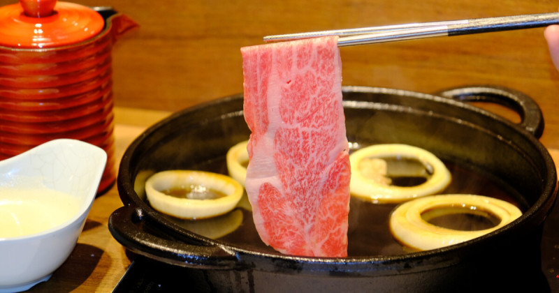 368元信義區一人壽喜燒！牛喜首創蛋液泡泡無限加，白飯 飲料吧吃到飽。