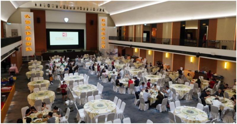 開在體育館的吉隆坡美食！碧華樓  米其林必比登推薦 在充滿歷史氣息的體育館品嚐粵菜。