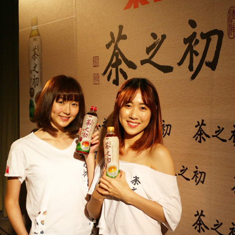 百位女模竟素顏出席記者會！力挺泰山新茶飲「茶之初」品牌概念 - 無添加就很好。