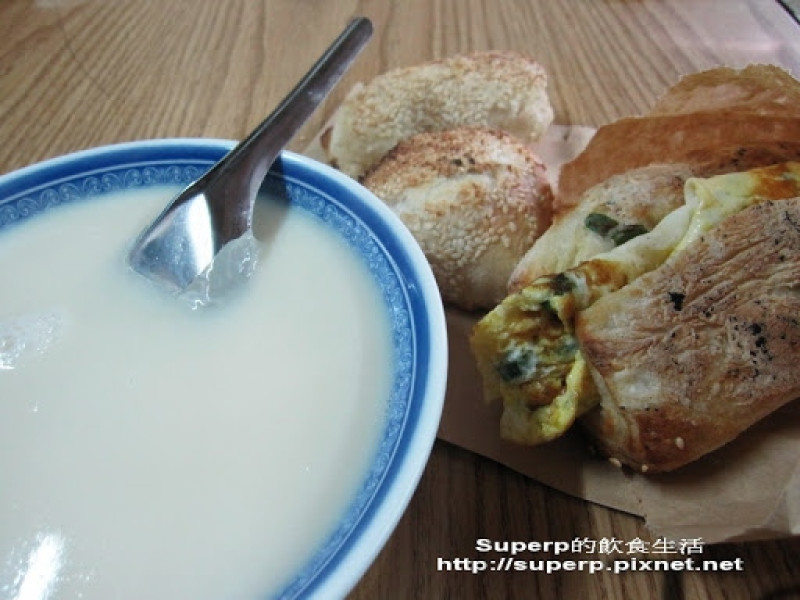 [小店食記]麟光站旁的和記豆漿店之秒殺炭烤燒餅