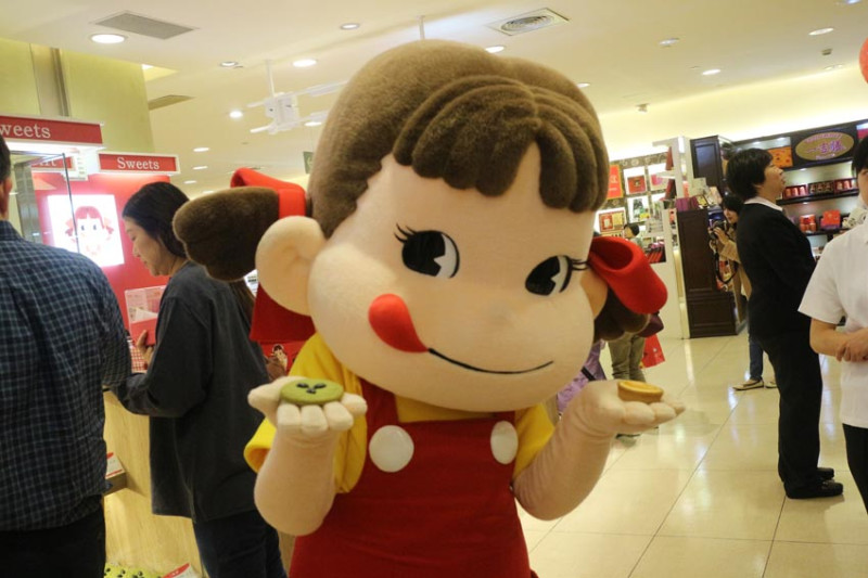 PEKO來台灣了，今後也請多多指教喔！～「FUJIYA不二家洋菓子」海外第一家的專賣店正式開幕