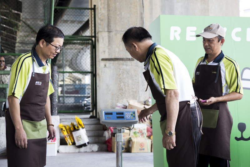 資源回收還可以到大賣場換獎勵劵！新竹市「回收生活節」讓市民做環保也有好康!