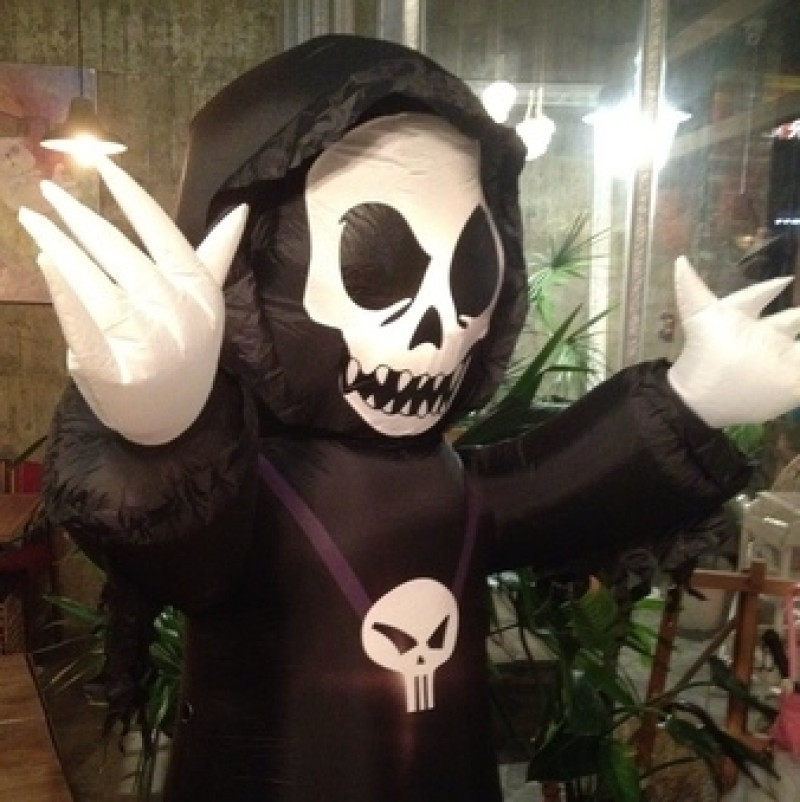 [永安站。早午餐]❤貓的美味之夢~萬聖節來囉❤經典可蕾特、皮太太，微甜法式工業風、貓咪小畫展 / 永安站 四號公園 Brunch 法式早餐 