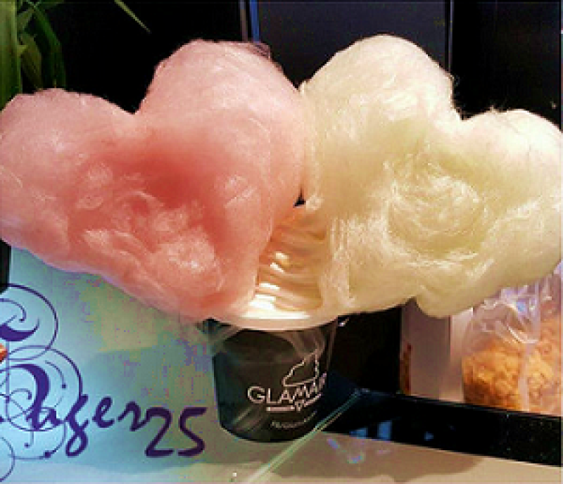 [美食]韓國來的~GLAMAIR棉花糖冰淇淋，歐巴捏出限定版♡♡愛心♡♡棉花糖冰淇淋--台北信義新光A11館的B1