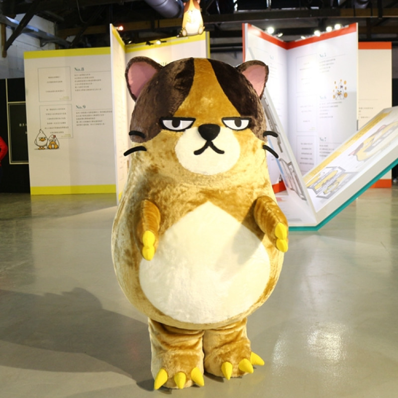 全台最負面的展覽「每天來點負能量」登場，拳擊場、電擊棒樣樣來，療癒到讓你笑著流淚也甘願！