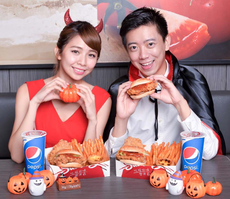 肯德基咔啦雞腿堡變身惡魔，萬聖節限定！「惡魔醬淋咔啦雞腿堡」辣感失速入侵！