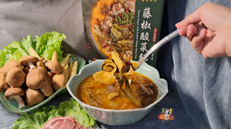 撈王 | 藤椒酸菜火鍋 | Costco必買清單開箱 !