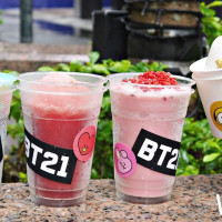 BT21粉絲喝起來！LINE FRIENDS CAFE推出全新「BT21冬季限定飲品」，七款超萌角色限定飲品再度讓粉絲陷入瘋狂。
