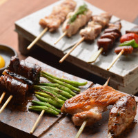 【新開幕】乾杯集團三連發！季月、黑毛屋、八兵衛-超精華‧跨年還找不到餐廳！熱騰騰新開幕就在這！