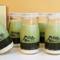 抹茶控吃起來！爆濃限量版「Milch抹茶牛奶布丁」正式登場，要用抹茶布丁、抹茶果凍、濃厚煉乳挑戰抹茶控的抹茶甜點新歡。