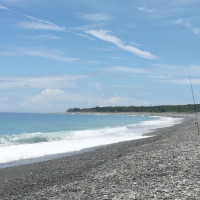 搭火車玩東海岸，北迴線蘇澳到花蓮路段美景看不完、美食吃不停，無國界料理、街邊小吃、文青店舖和無敵海景，發現東台灣之美。