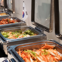 貴婦百貨裡有Buffet！連吃3個半小時550元起，台北吃到飽推薦「良石生活」網友公認高CP值，壽星用餐再送6吋蛋糕。