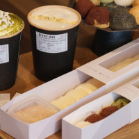 板橋江子翠甜點新開店！超難搶方人也鮮奶麻糬 首間實體店開幕。