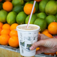 雙北果汁7間大推！「木瓜牛奶配雞排 地下街隱藏版果汁」每天都排爆，果汁就喝新鮮的。
