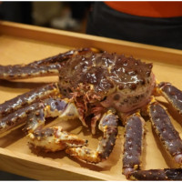 橘色涮涮屋台中館搶先看！奢華獨棟門市營業至凌晨2點半，活體帝王蟹必吃。