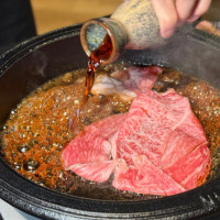 東京百年「日山壽喜燒」開到台北！僅4款套餐，無低消、隱藏版吃法推薦。