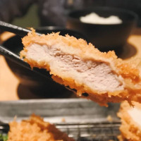 為什麼要免費加白飯，因為餓呀！為什麼要吃豬排飯，因為可以討個好吉利？