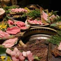 不能再錯過了！老乾杯不只有超頂級的和牛，還有獨創美味新吃法的「西班牙伊比利豬Bellota」，食材再升級就是要挑戰老饕的嘴。