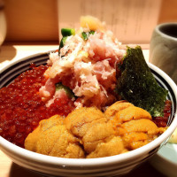 海鮮控絕對要搶第一！堪稱日本最強「日本橋海鮮丼」6/23插旗信義區，「日本四強」聯手打造超豪華海鮮丼必吃。