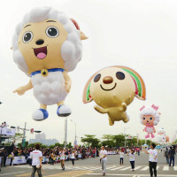 《高雄》夢時代大氣球遊行 亞洲最大 12月14日周六登場！