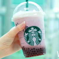 珍珠控爆走中！星巴克首推珍珠系列「巴西莓珍珠星冰樂」，連續19天第二杯半價！