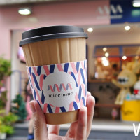 少女心噴發！粉嫩系少女一定要逛的「mine mine」推出期間限定「聖誕午茶套組」、療癒插畫卡通周邊小物，準備萌翻少女們的聖誕節。