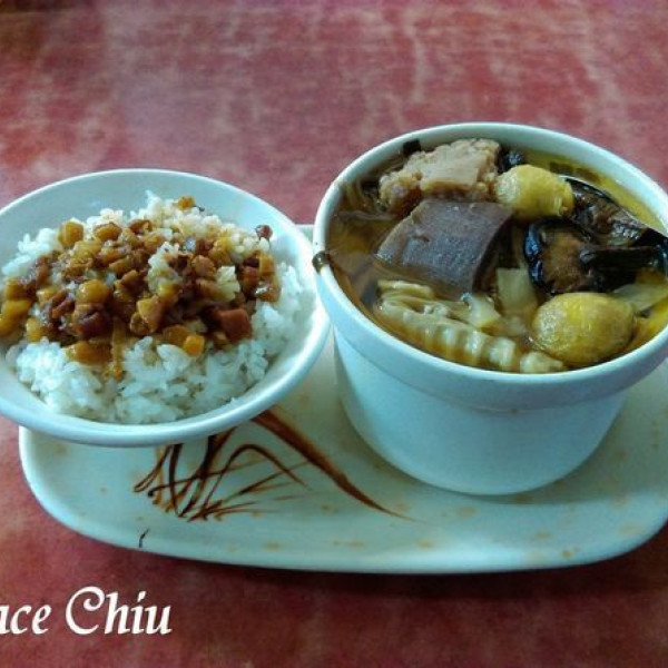 華西街觀光夜市排骨酥湯.筒仔米糕.佛跳牆