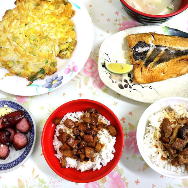 金華路無名飯桌