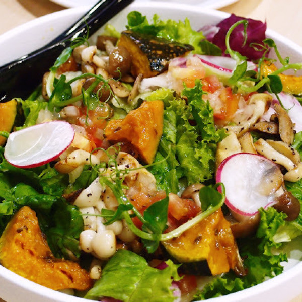 Lay Back 新美式餐廳