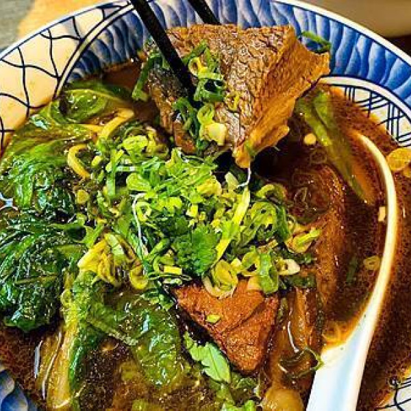 牛肉麵．雞湯 信義店