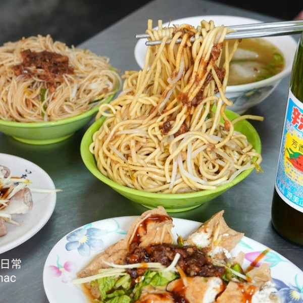 陳米鳳炒麵豬血湯