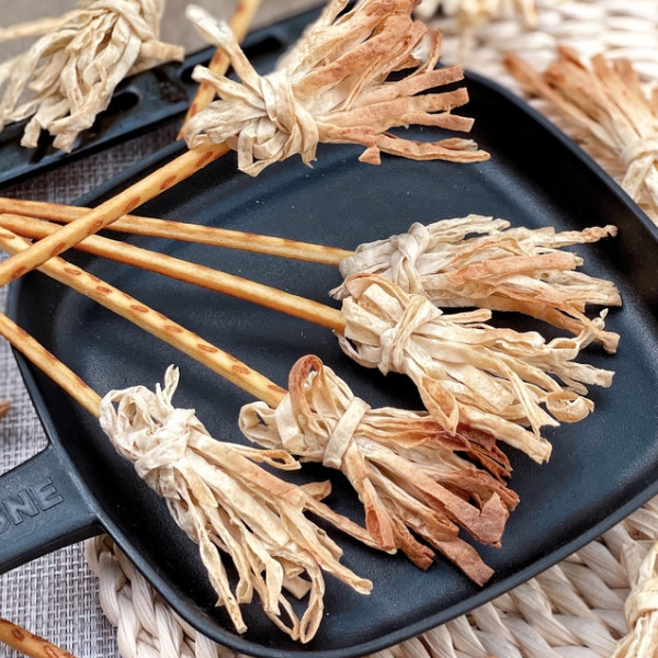 手作鱈魚香絲掃把