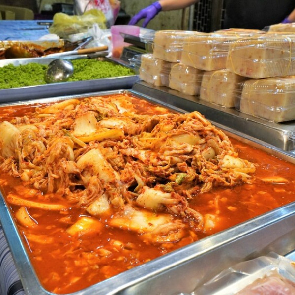 意倫港式食品行-向上市場