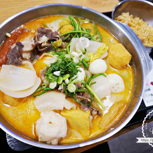 幹麻?豚骨麻辣燙(中壢店)