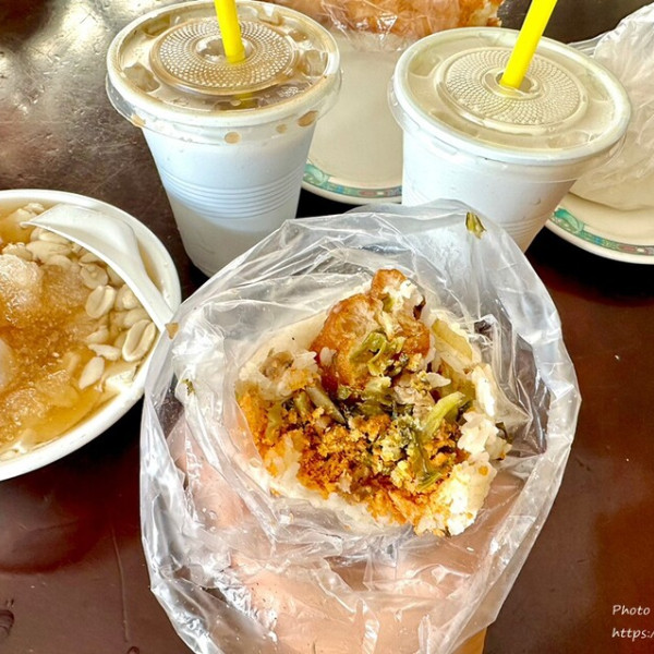 無名早餐包子 飯糰 豆花