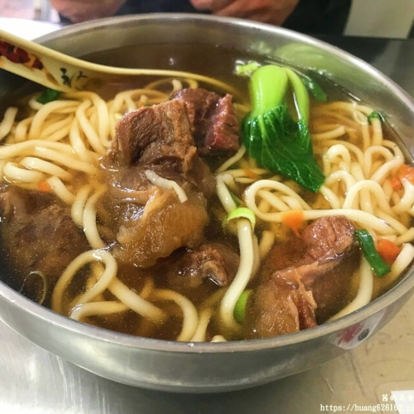 慈湖李媽媽牛肉麵