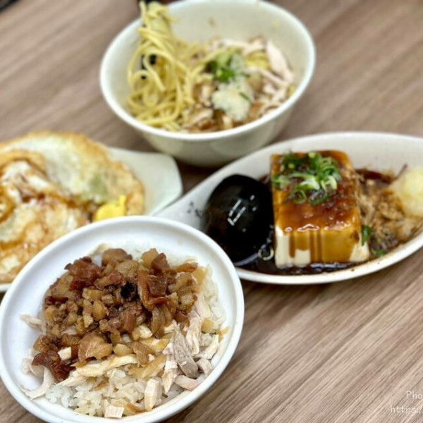 宏佳火雞肉飯 向上店