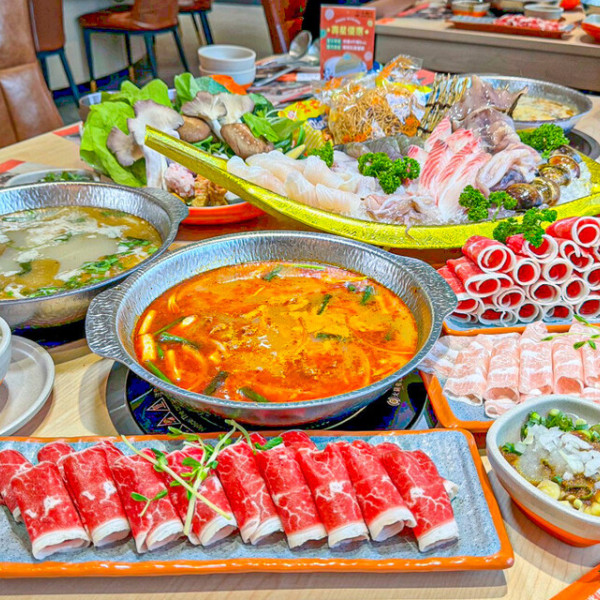 小洞天石頭火鍋