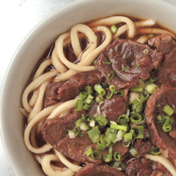 美濃現做刀切牛肉麵 (延平店)