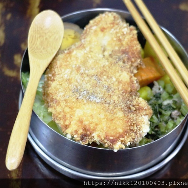 黃平洋鐵道便當(板橋分店)