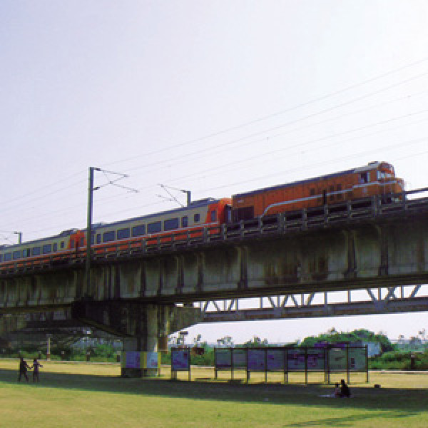 舊鐵橋溼地生態公園