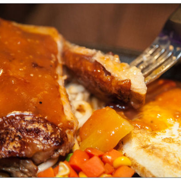 角頭炙燒牛排 (樂華店)