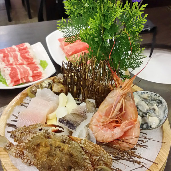 味の町精緻石頭火鍋涮涮鍋